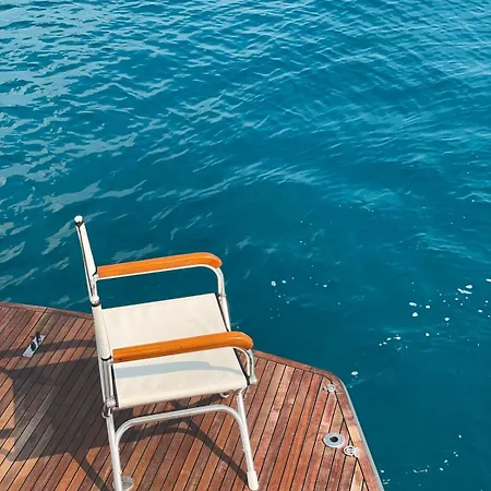 Botel Luxury Private Yacht