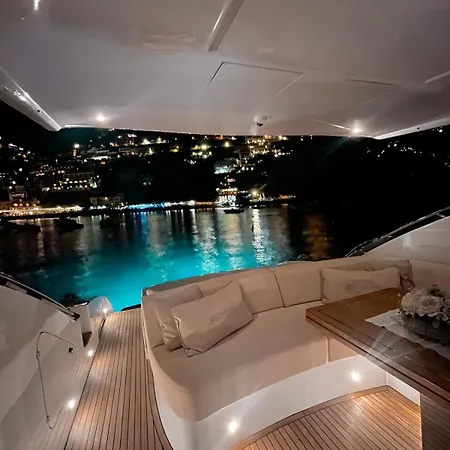 Botel Luxury Private Yacht Amalfi