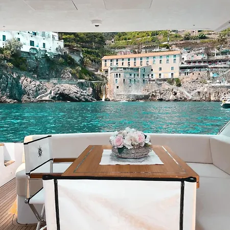 Botel Luxury Private Yacht