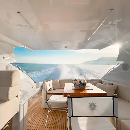 Botel Luxury Private Yacht Amalfi